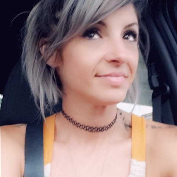 Meet your Posher, Kandi - Picture 5 of 7